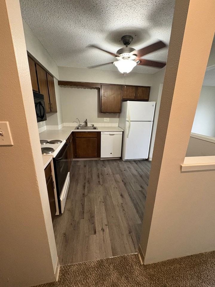 Parkview Apartments - Photo 4 of 13