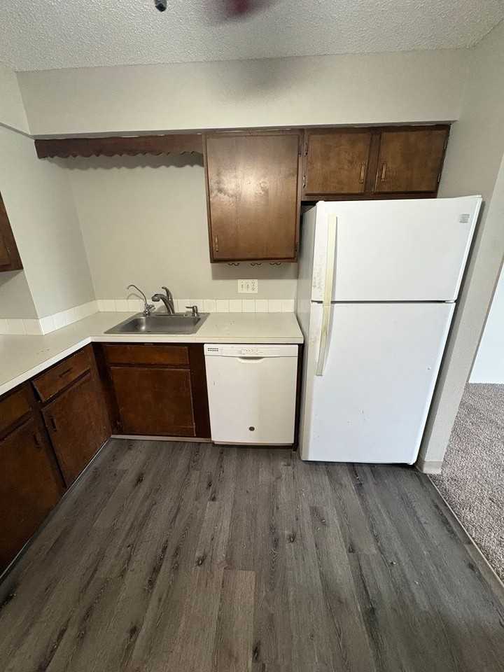 Parkview Apartments - Photo 5 of 13