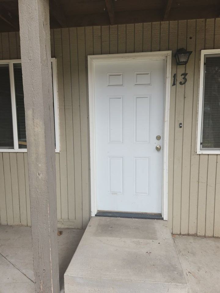 R720 - Photo 3 of 17