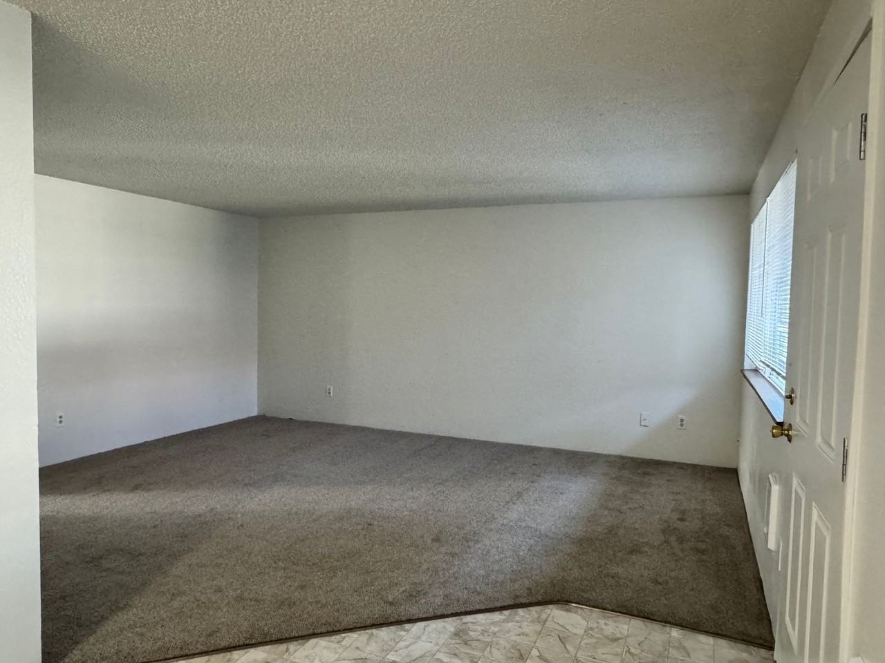 R720 - Photo 4 of 17