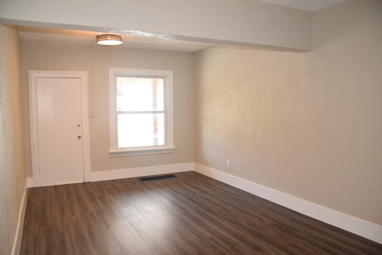 3016 N Downing St - Photo 2 of 9