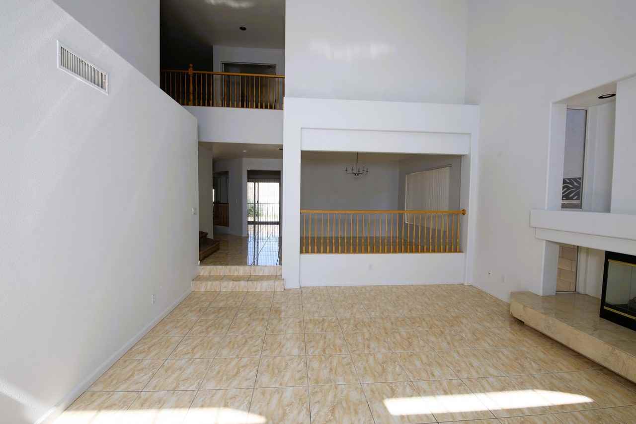 554 Campus Oaks Ct - Photo 3 of 28