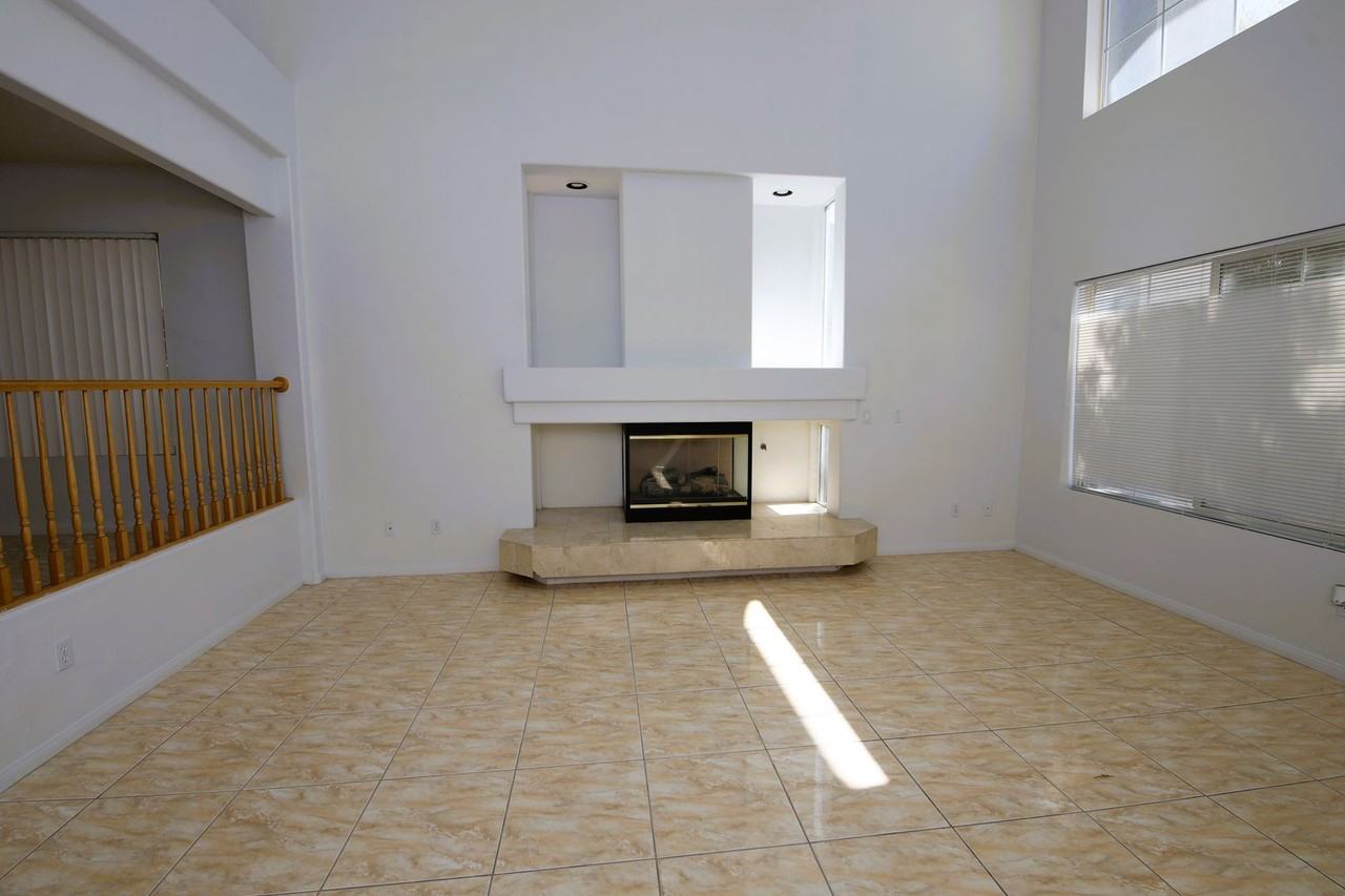 554 Campus Oaks Ct - Photo 5 of 28