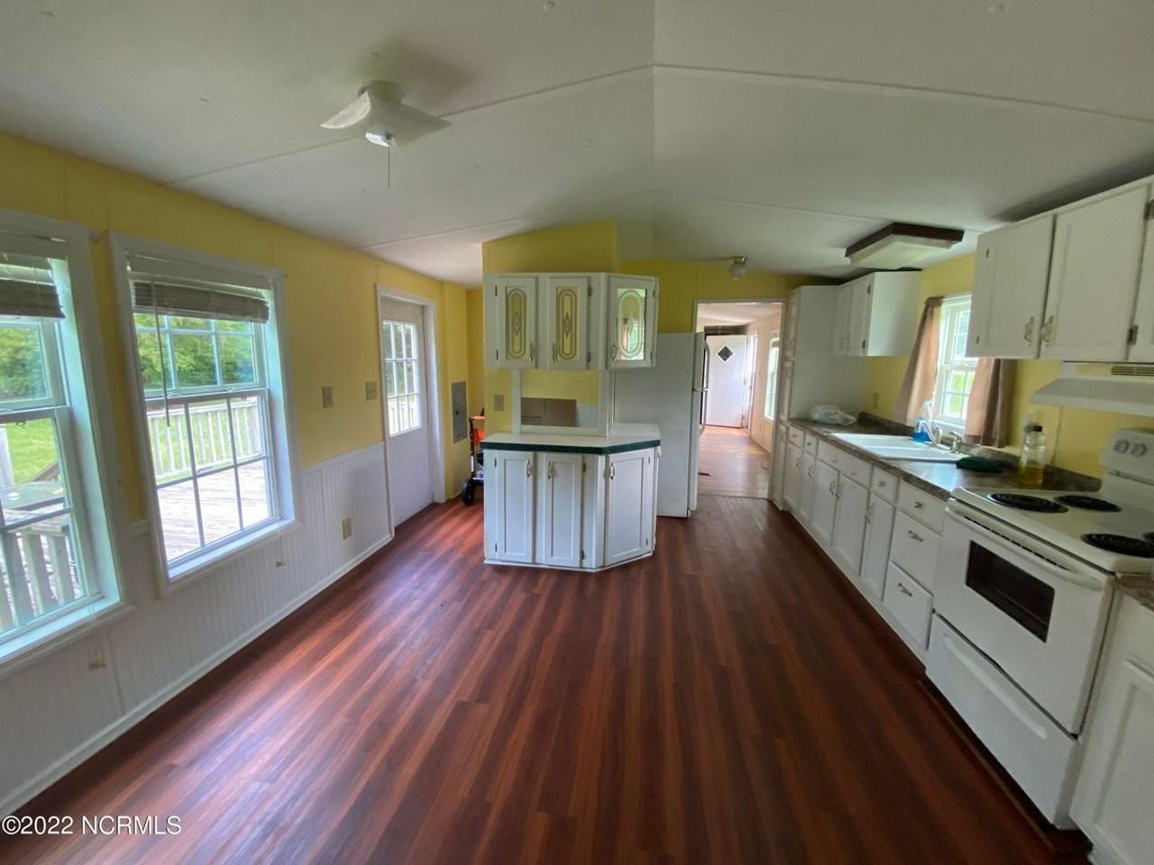 818 Airport Rd - Photo 6 of 13