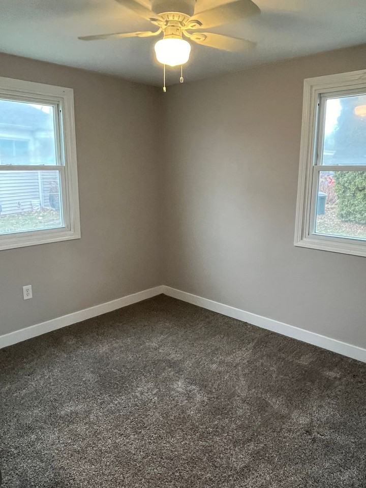 1311 39th St - Photo 5 of 23