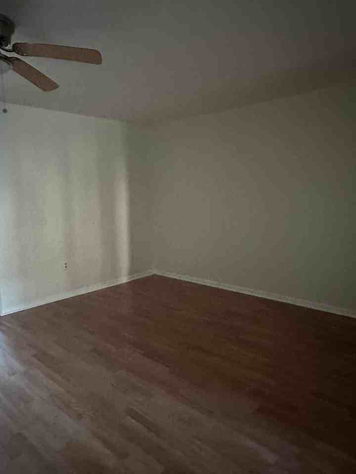 907 Brett Dr #C - Photo 5 of 12