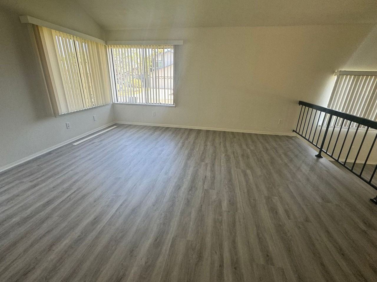 5993 Nina Ct - Photo 4 of 11