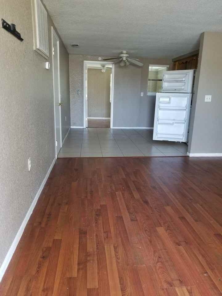 5352 Poinsettia Dr - Photo 2 of 10