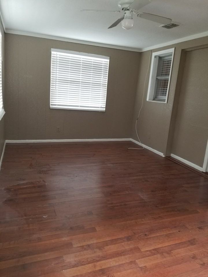 5352 Poinsettia Dr - Photo 5 of 10