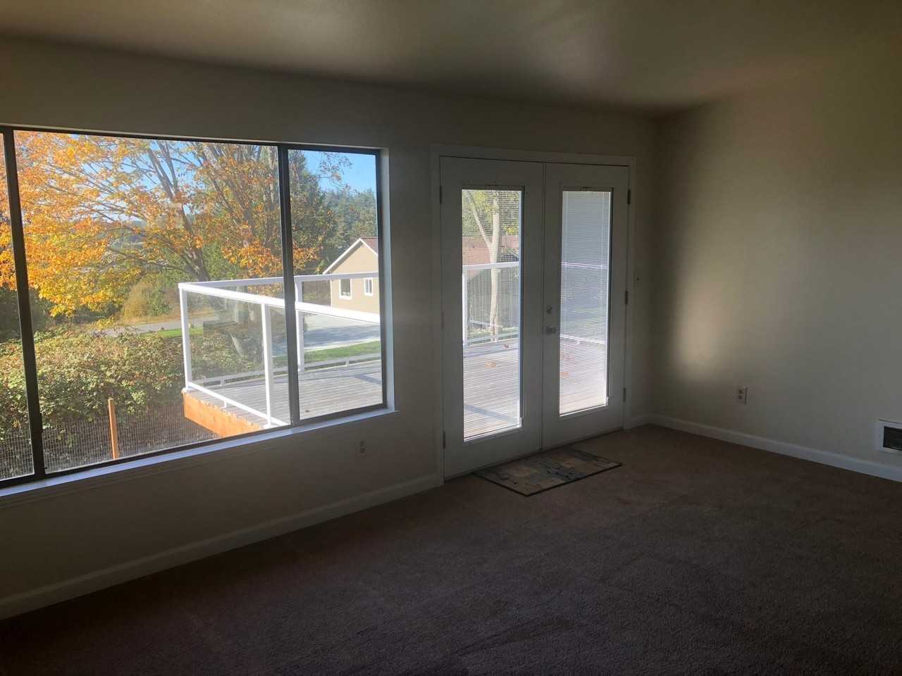 1148 Nimitz Dr - Photo 3 of 18