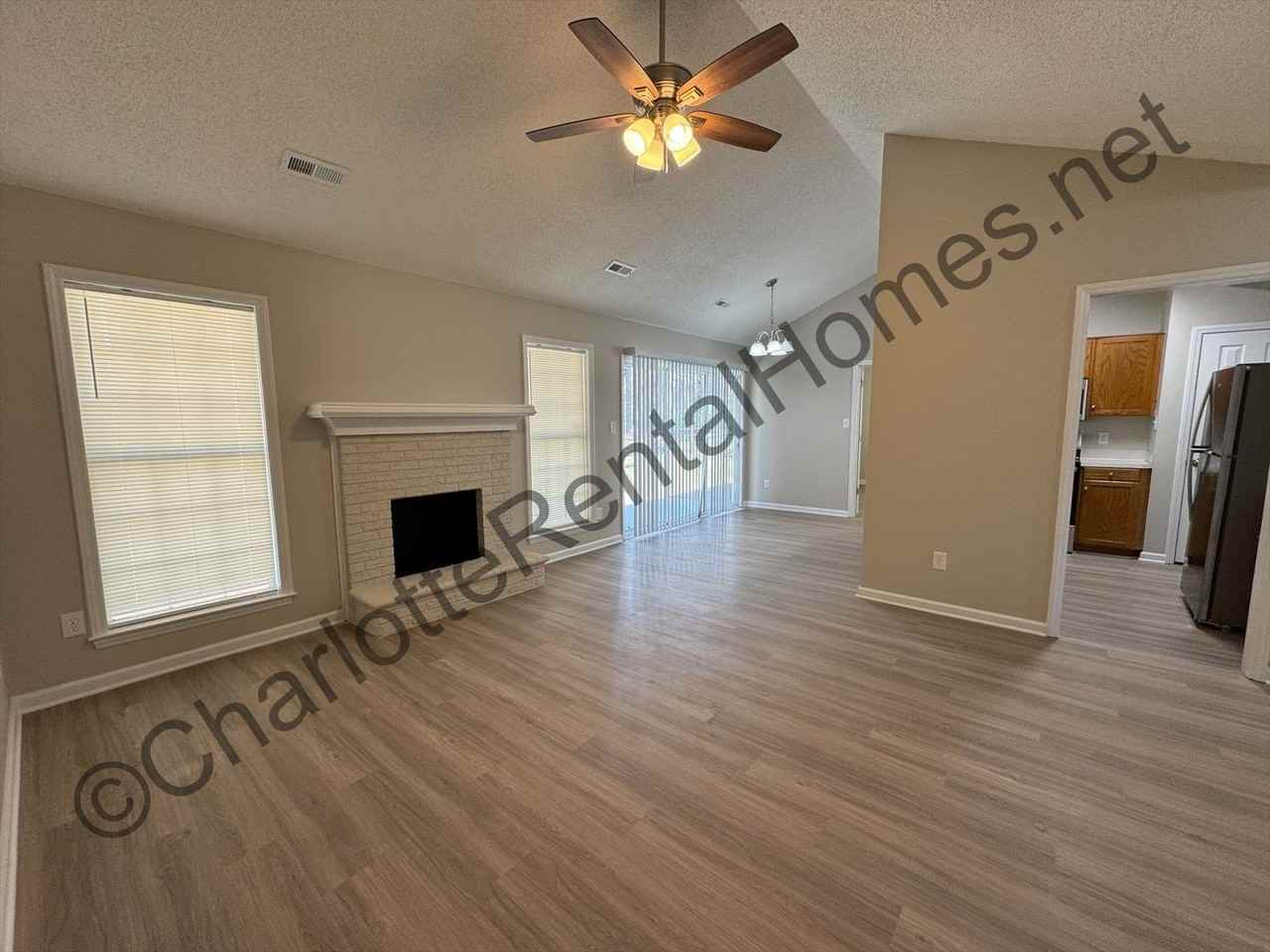 6311 Richfield Ln - Photo 3 of 12