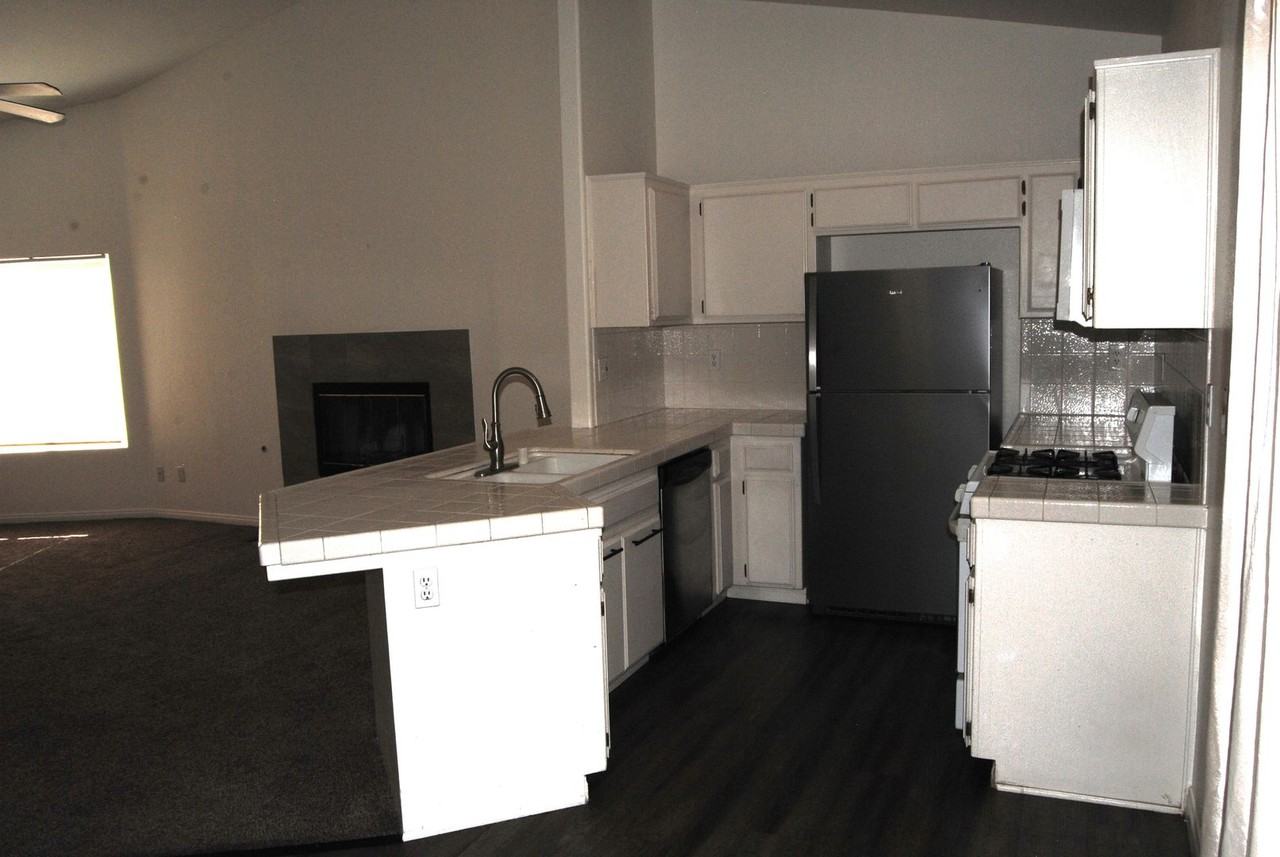 5315 Clover Mountain St - Photo 3 of 14