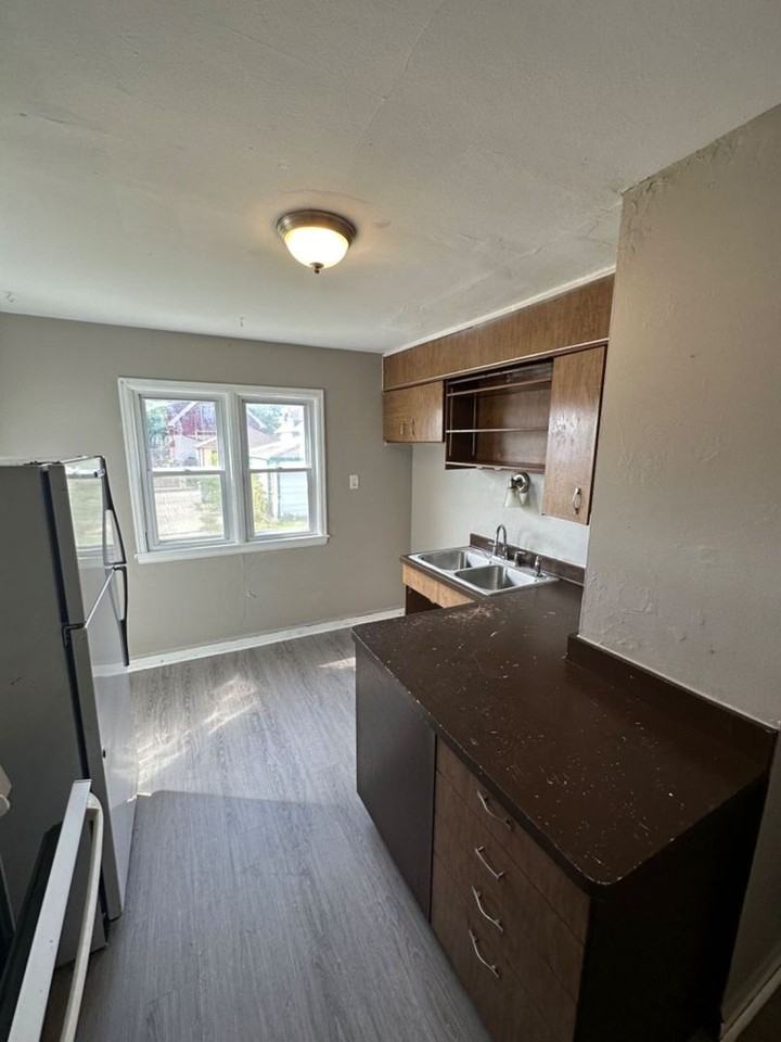 4415 N 28th St - Photo 2 of 6