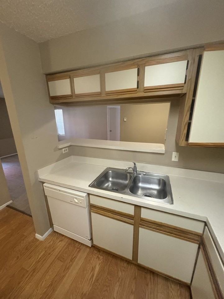 238 Afton Sq #207 - Photo 3 of 24