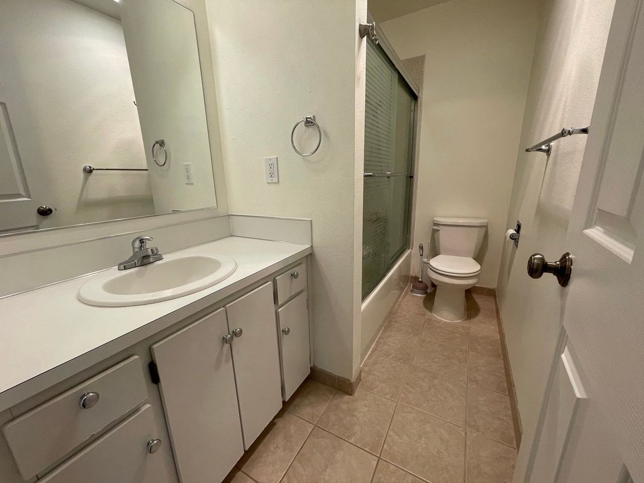 917 Pacific Ave #16 - Photo 6 of 12