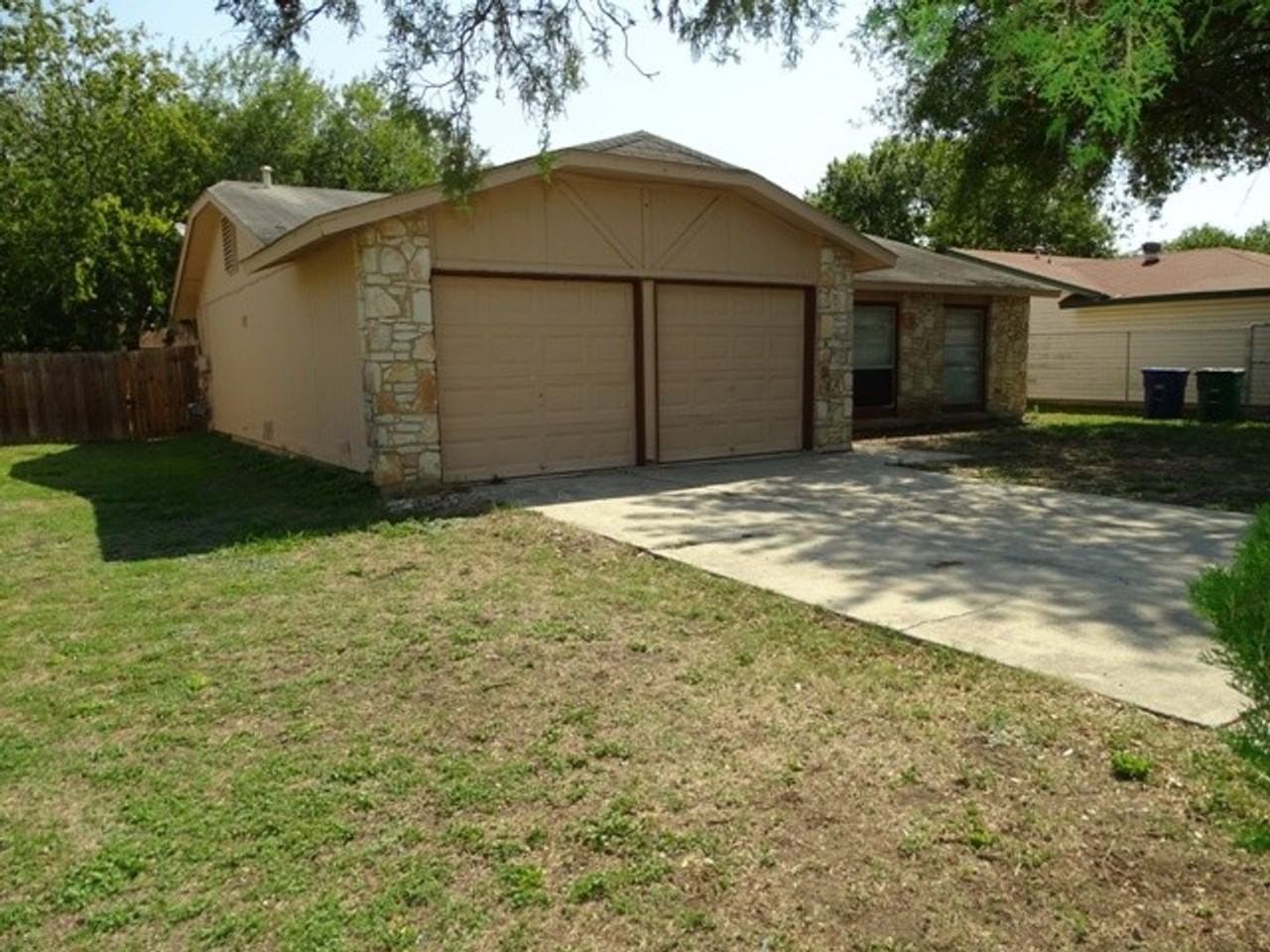 9122 Ocean Gate St - Photo 3 of 40