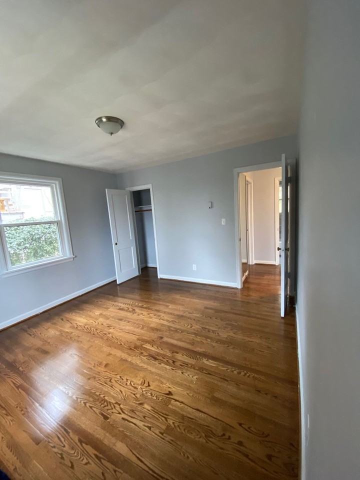 1346 Woodbine St Se - Photo 2 of 8