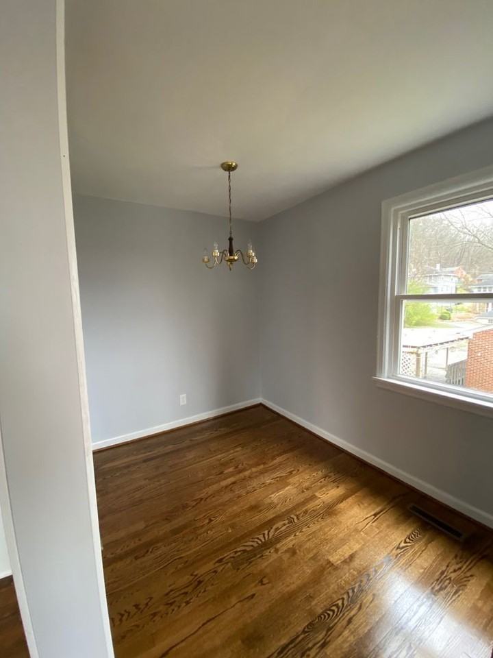 1346 Woodbine St Se - Photo 3 of 8