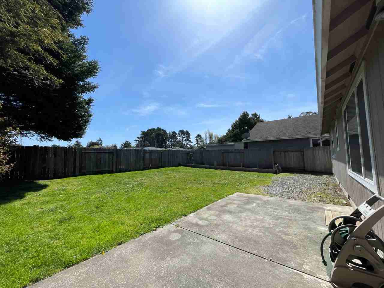 2275 Silverbrook Ct - Photo 2 of 11