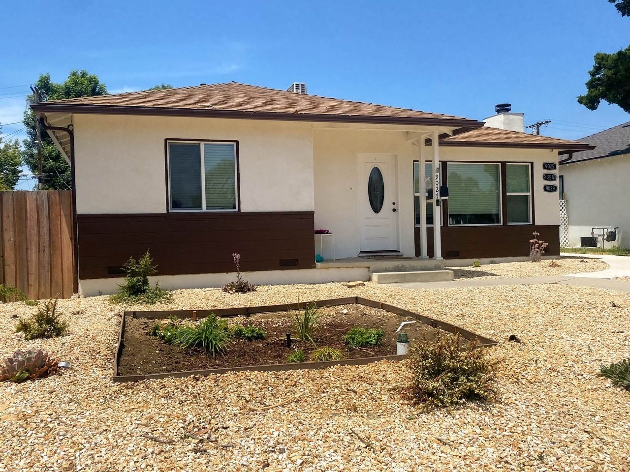 Lindley Ave - Photo 2 of 9