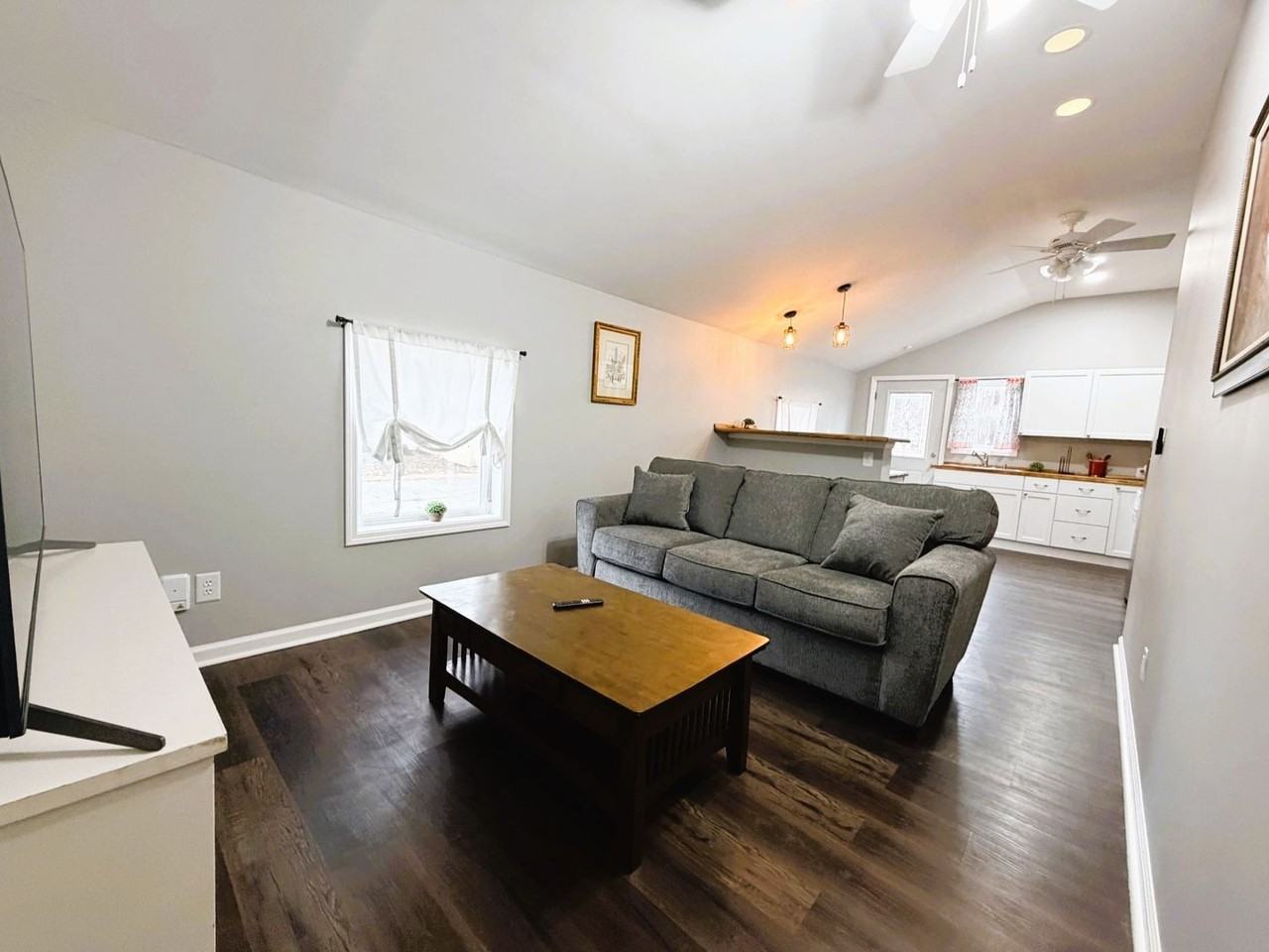 512 S 6th St - Photo 6 of 25