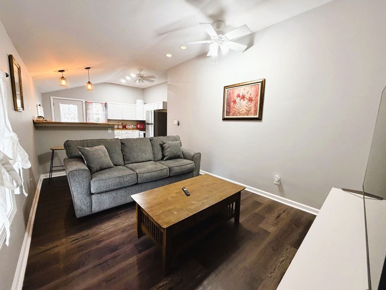 512 S 6th St - Photo 7 of 25