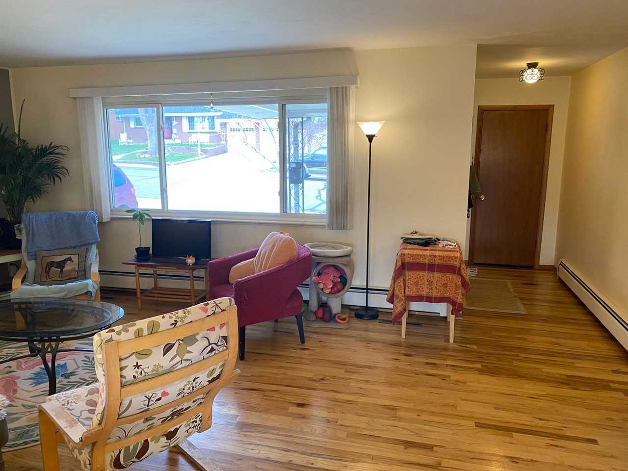 1006 Sumac St - Photo 3 of 16