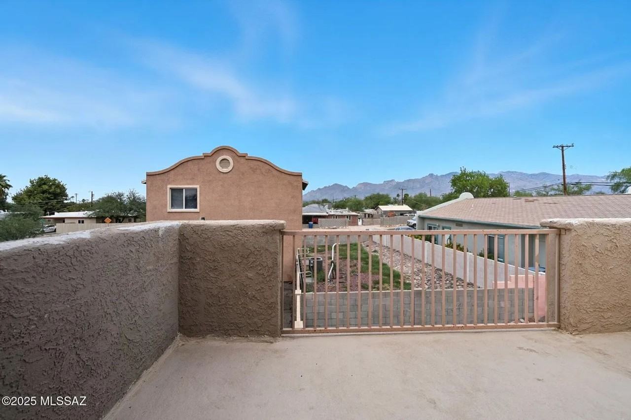 2862 N Tyndall Ave #2 - Photo 6 of 22