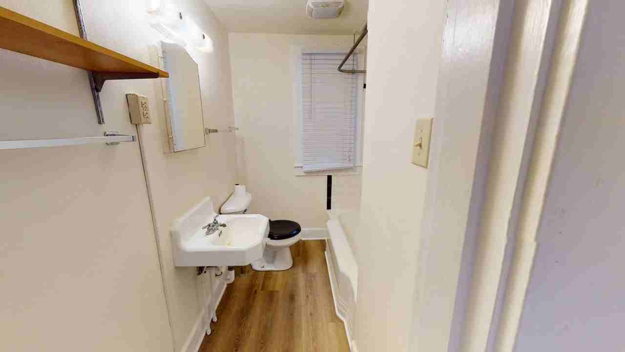 1302 Crozet Ave - Photo 4 of 19