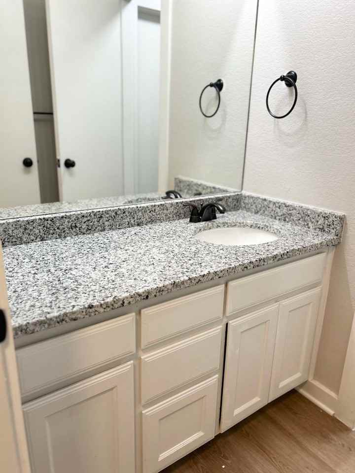 301 Schumacher Dr - Photo 5 of 6