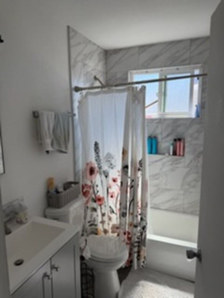 347 Jeffrey Dr - Photo 3 of 9