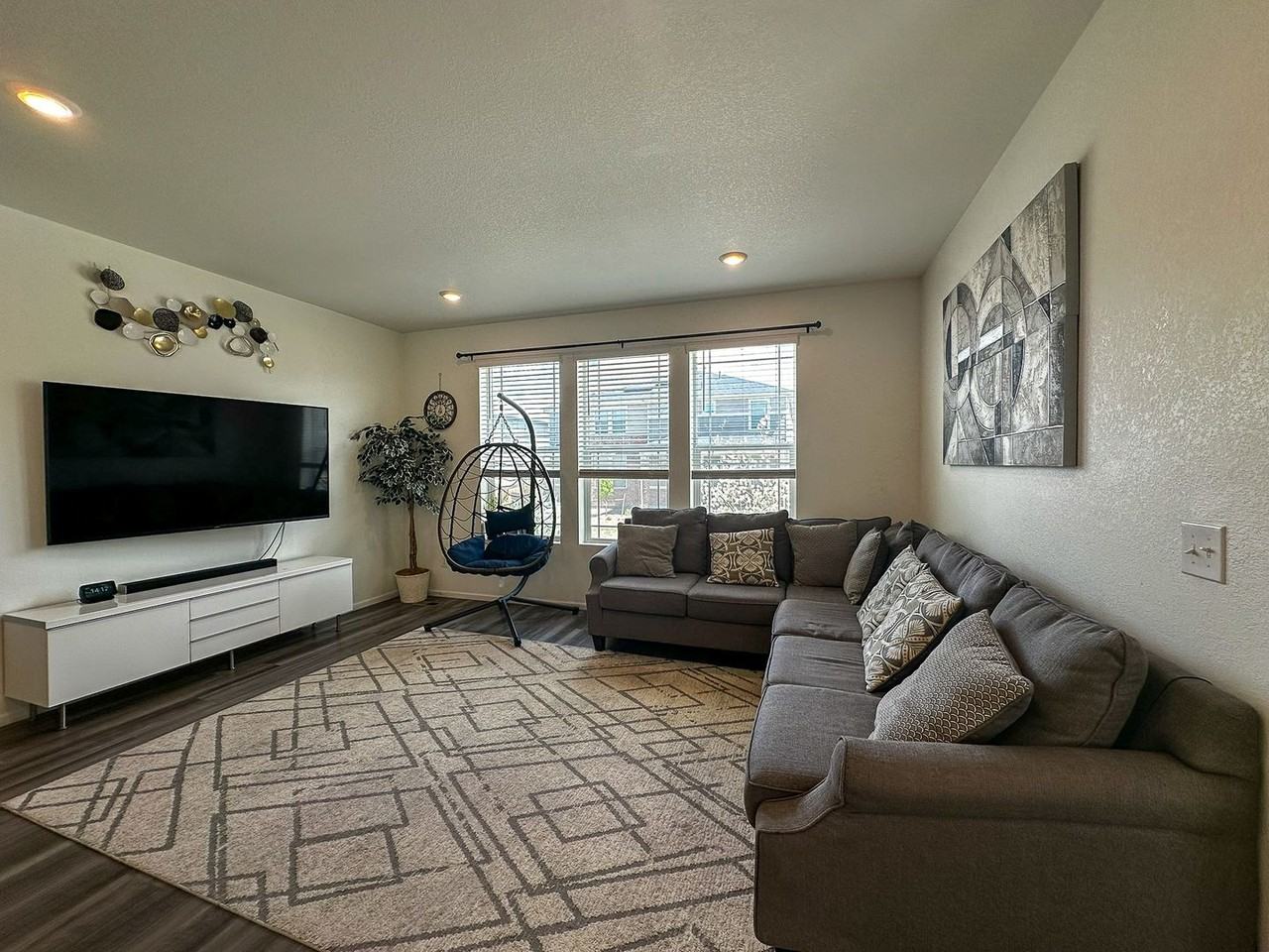 17430 Pacific Peak Cir - Photo 4 of 27