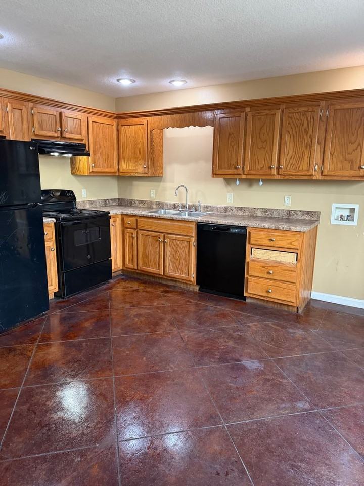 920 Belt - Photo 2 of 13