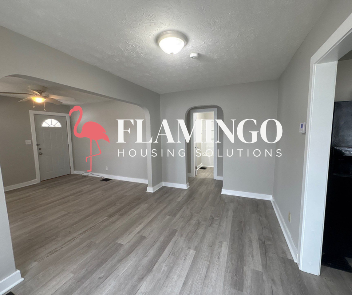 221 N Maple Ave - Photo 5 of 14