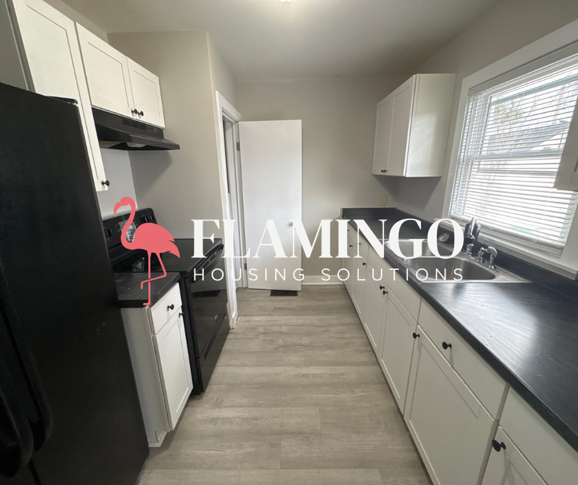 221 N Maple Ave - Photo 6 of 14