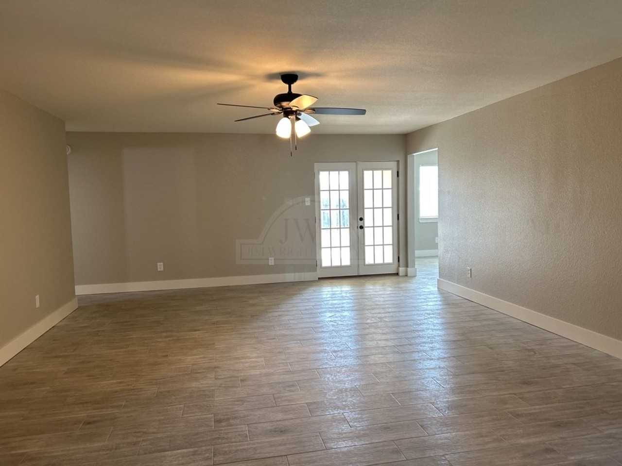 316 Timber Ridge Dr - Photo 4 of 37