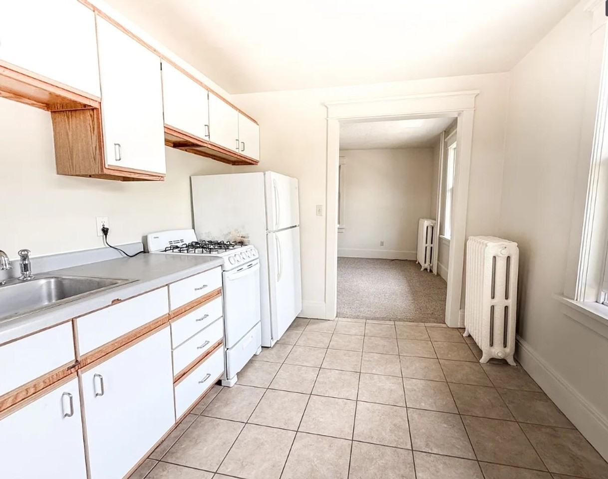 1804 E 4th St - Photo 3 of 12