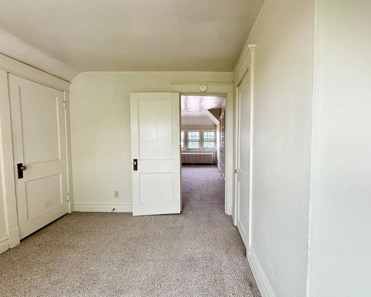 1804 E 4th St - Photo 4 of 12