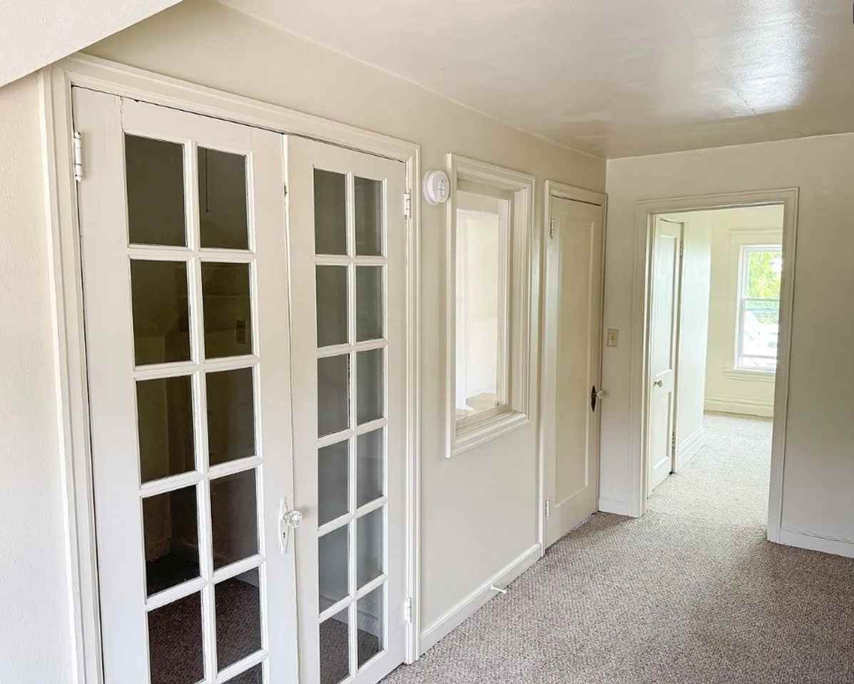 1804 E 4th St - Photo 6 of 12