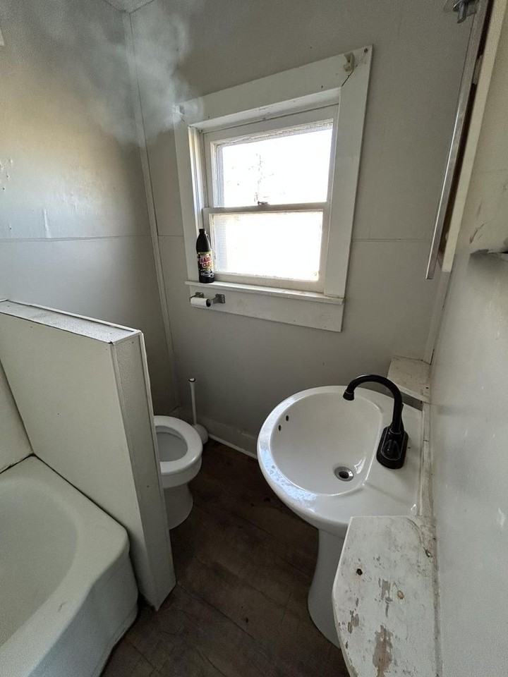 822 S Highview Ave - Photo 5 of 5