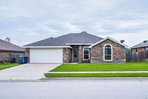 featured image of 1907 Lindsey Dr