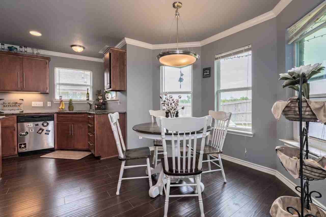 1907 Lindsey Dr - Photo 6 of 21