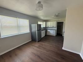 featured image of 906 Lynn Ln