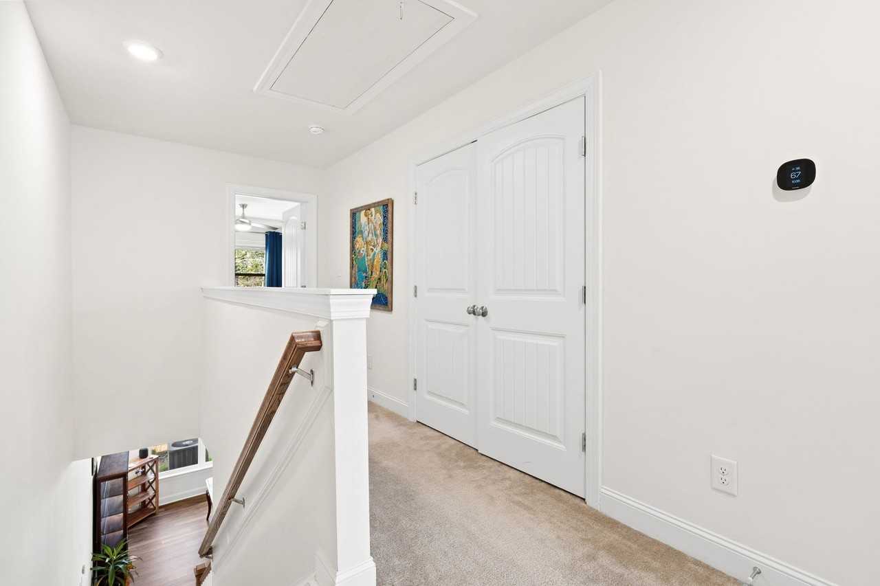 405 Lionel St - Photo 7 of 18