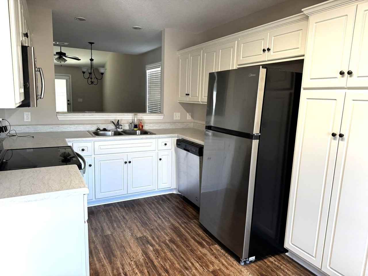 433 Andover Dr - Photo 2 of 6