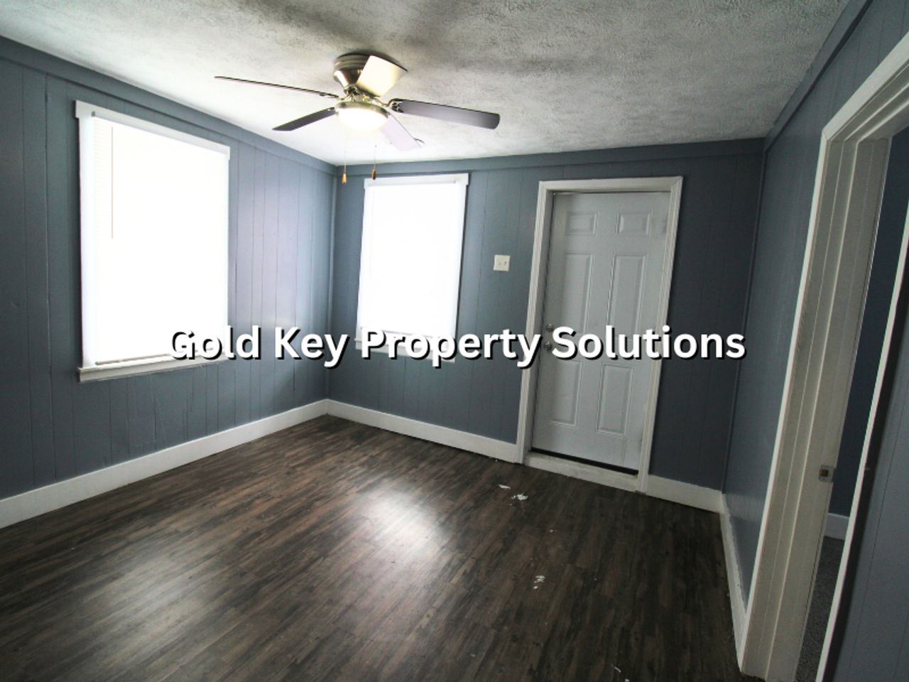 2815 S Elm St - Photo 6 of 15