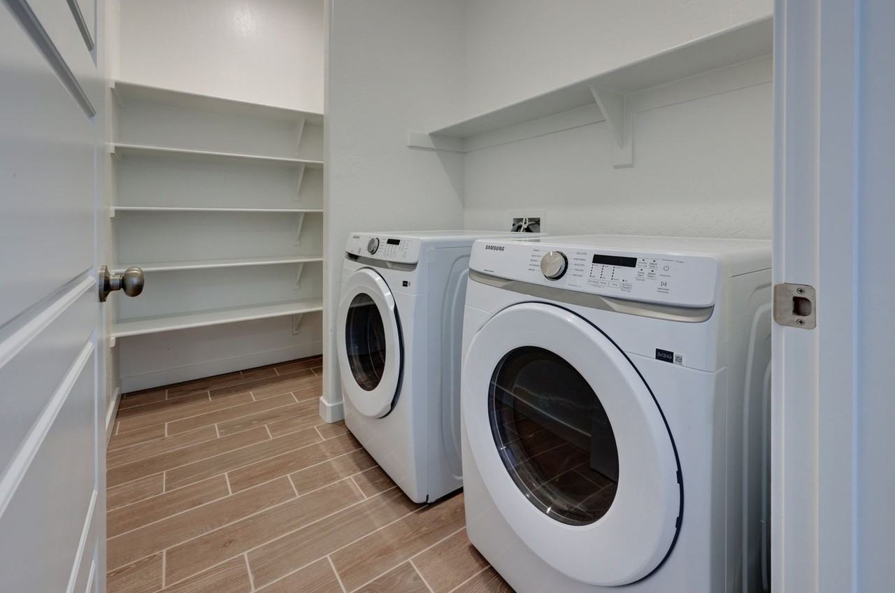 3433 N Gorma Ave - Photo 7 of 7