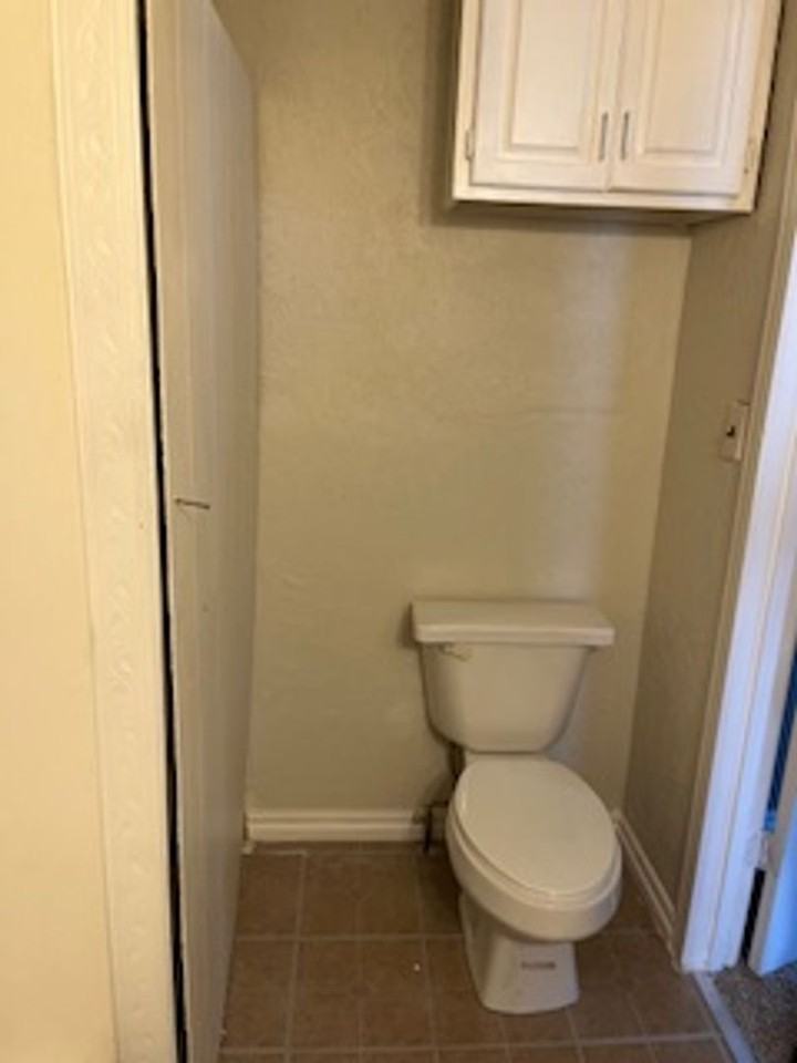 2006 Nw Floyd Ave - Photo 3 of 6