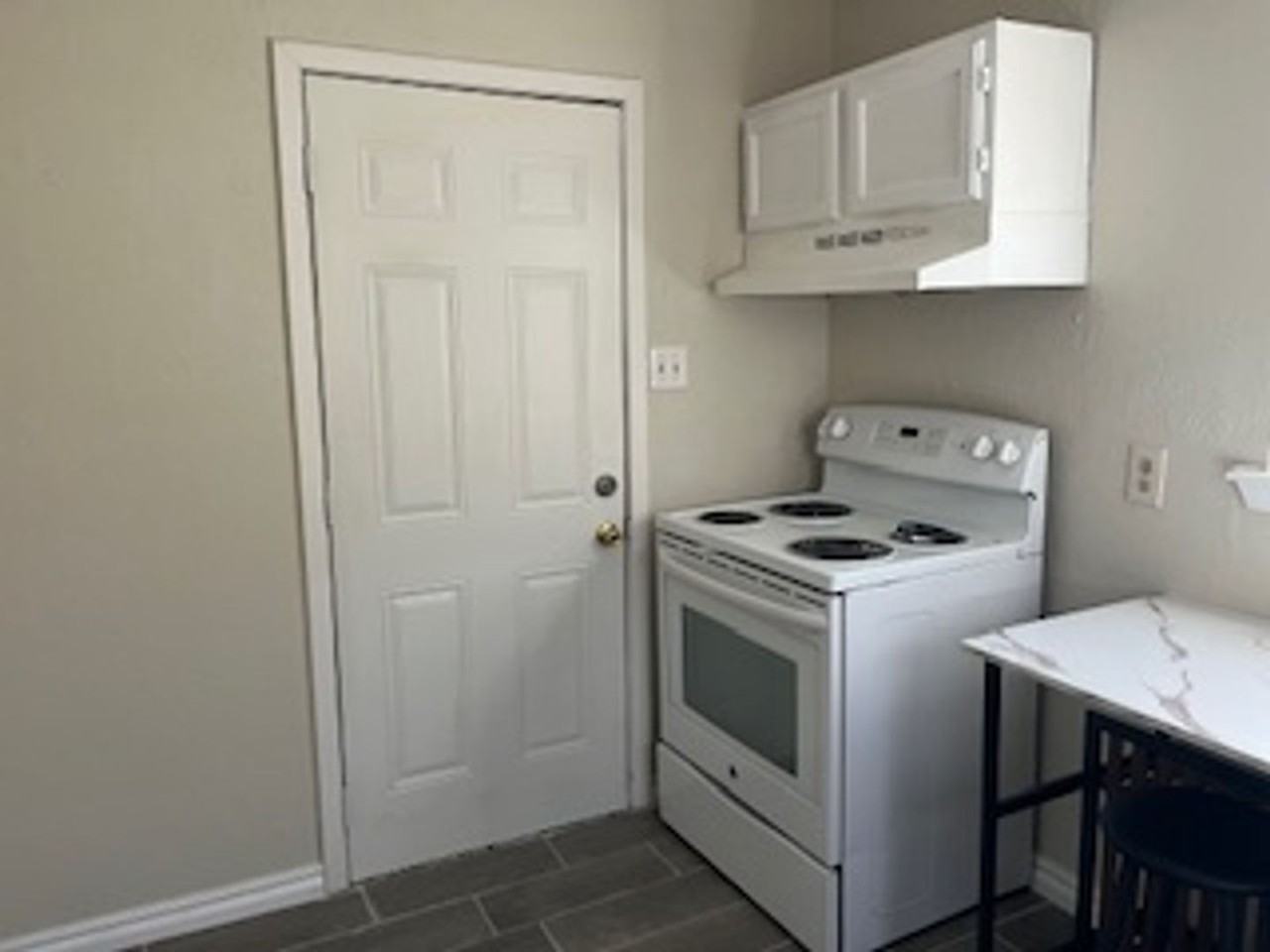 2006 Nw Floyd Ave - Photo 5 of 6