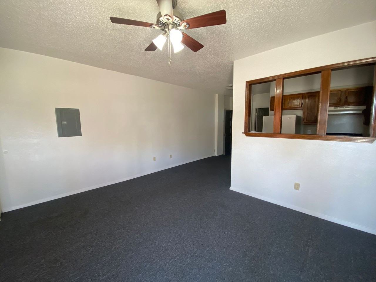 1100 W Monroe Ave - Photo 3 of 10